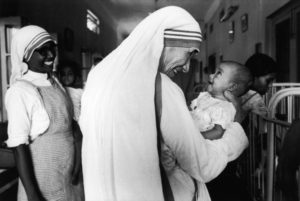 La grande storia della piccola Madre Teresa, Santa della Misericordia